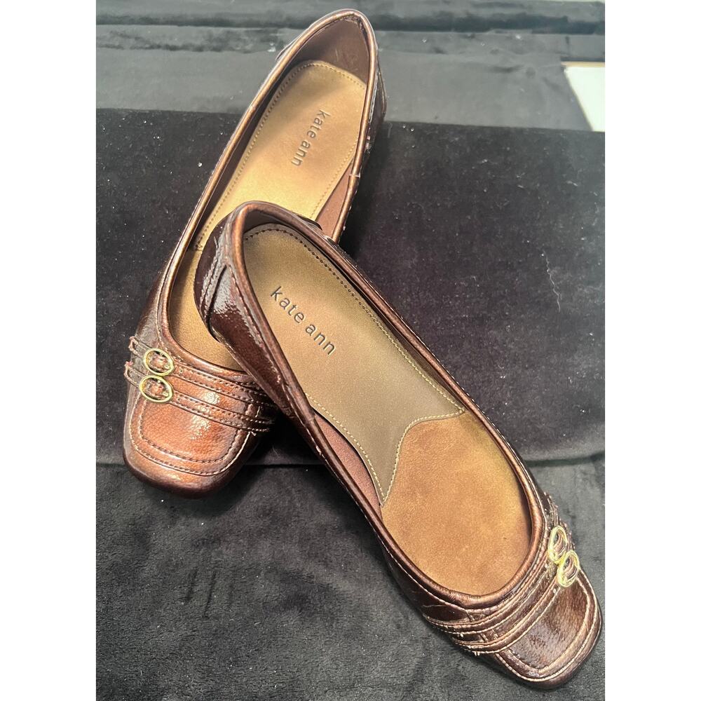 Kate Ann Copper-toned Low-heeled Closed-toe Style Shoe 7.5M